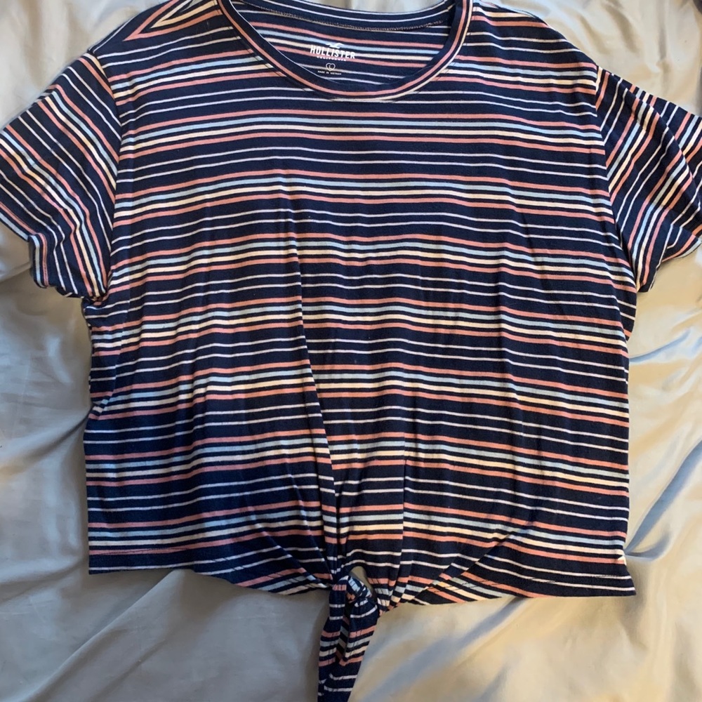 Hollister shirt sleeve